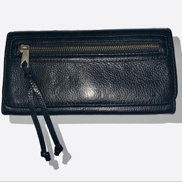 Banana Republic Handbags - LARGE, Banana Republic black leather wallet❤️❤️